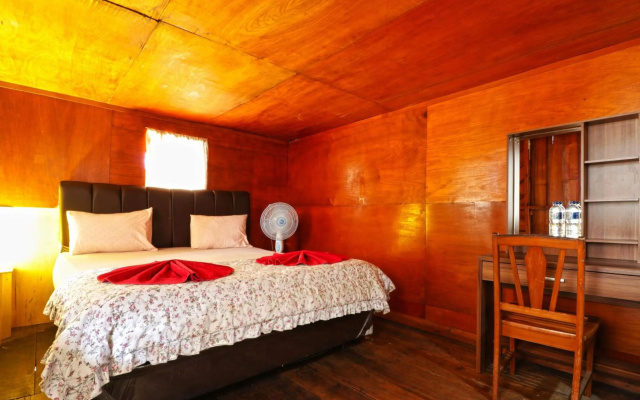 Tuk Tuk Timbul Bungalows by ZUZU – Guest Rooms – Tuk Tuk
