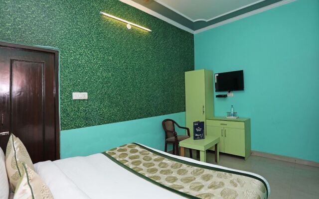 Oyo 11312 Hotel Aero Capitol