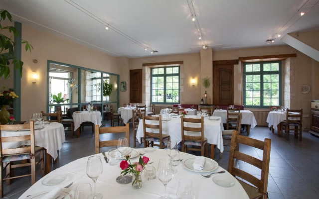 Logis Hôtel Le Lion d'Or