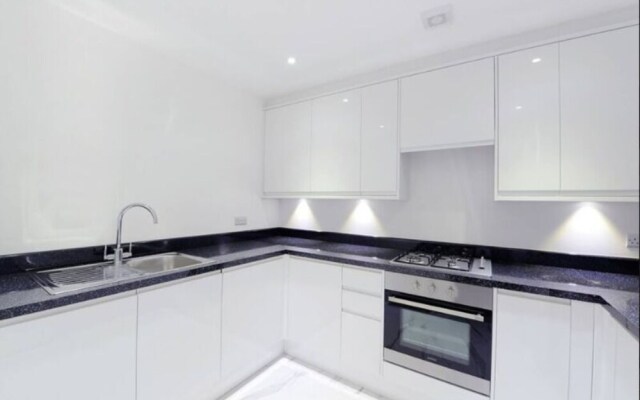 Modern 1 Bed close to Kensington High Street