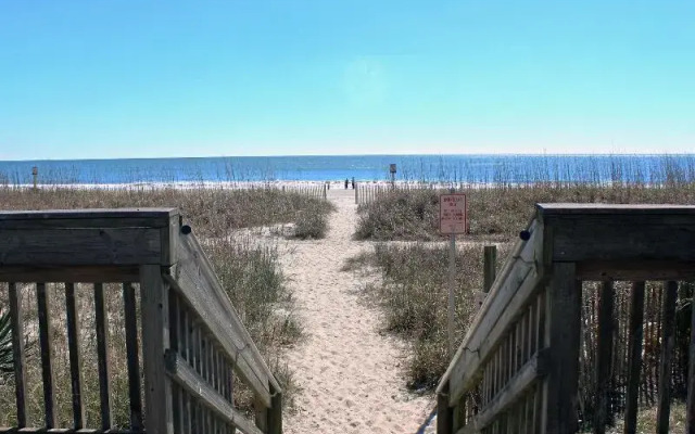 Meridian Plaza by Beach Vacations