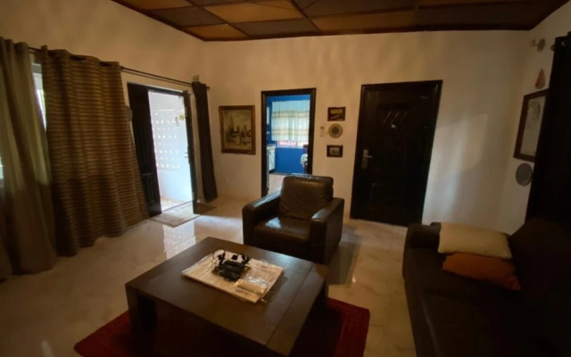 Stunning 2-bed House in Madina