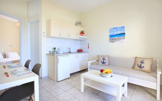 Theodosia Apt Swim Sunbathe Beachfront