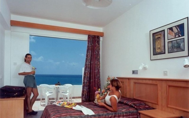 Corallia Beach Hotel Apartments