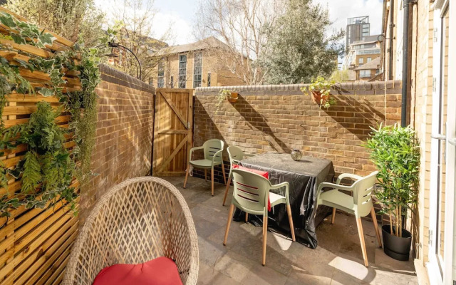 Serene Garden Flat - Steps From Tower Bridge