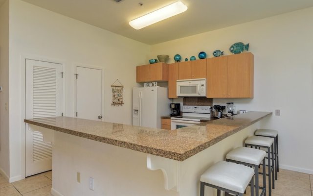 Poolside Condo, Sleeps 8, Only 1 Block From Beach!