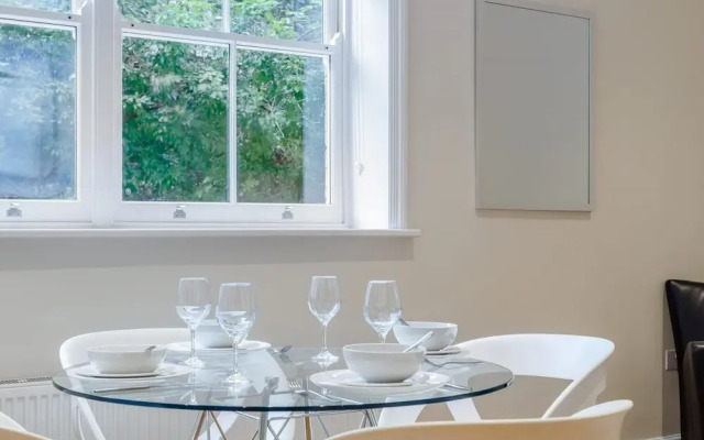 Outstanding and Cosy 2 Bedroom Apartment, London