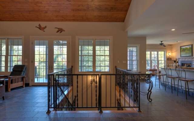 Lake Serenity - 6 Br Home