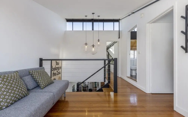 StayCentral - Fitzroy Converted Warehouse Penthouse