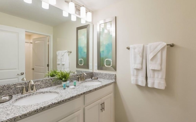 ChampionsGate 4BR 3BA Townhome