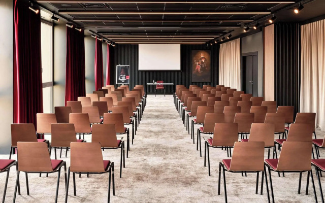 Radisson RED Hotel & Radisson RED Apartments, Kraków