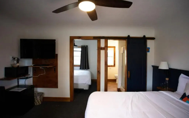 Left Coast Lodge