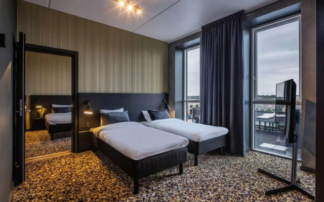 Peak 12 Design Hotel