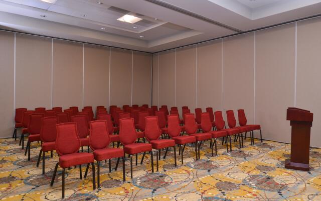 Crowne Plaza Shenandoah - The Woodlands Area by IHG
