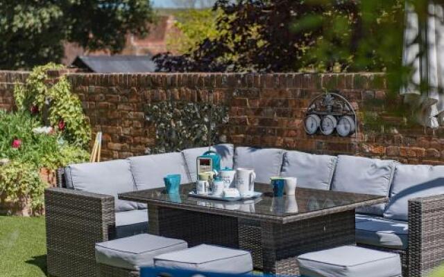 The Manor Coach House