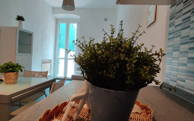 Vista sul carruggio, centro storico di Chiavari