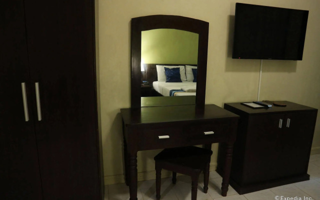 Skylight Hotel