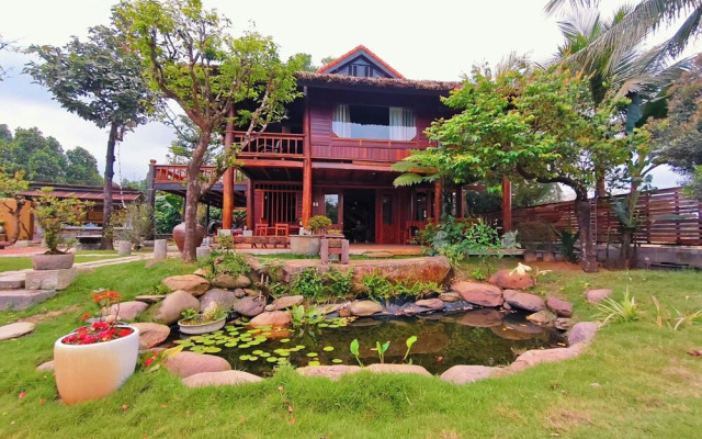 Moc Homestay & Villa
