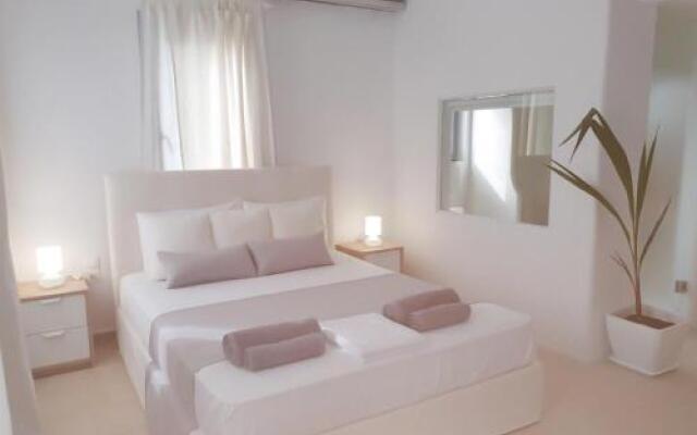 Thomas House Katapola Chora