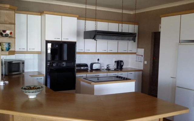 8 Thera 29 Self catering