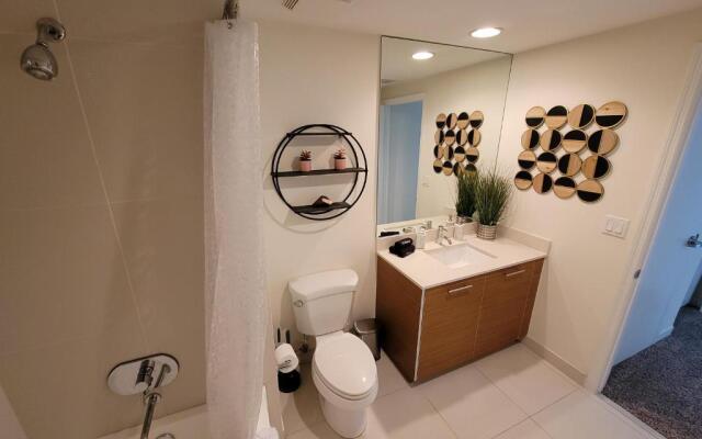 2br2bd, Downtown, Cal King