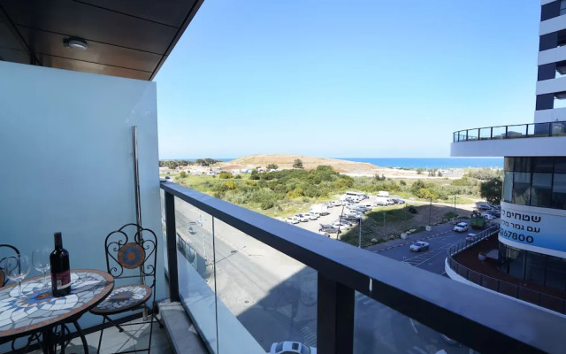 Hi - Yam SeaView Apartments & Suites