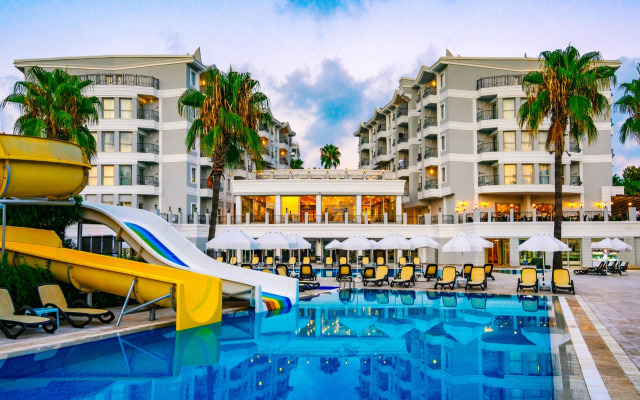 Royal Atlantis Beach