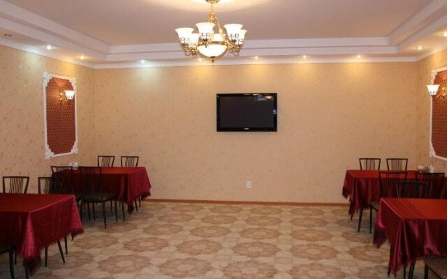 Hotel Izumrud