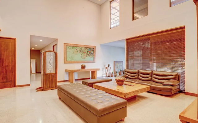 ZEN Rooms Terogong Near Pondok Indah