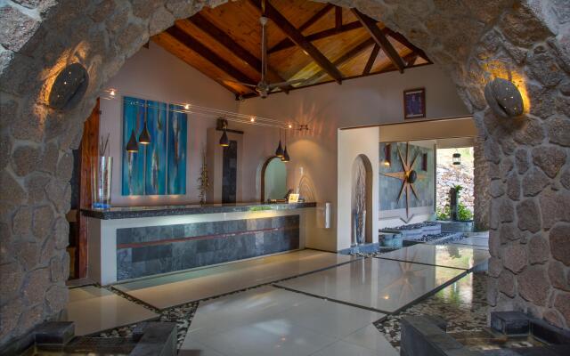 Coco de Mer Hotel and Black Parrot Suites