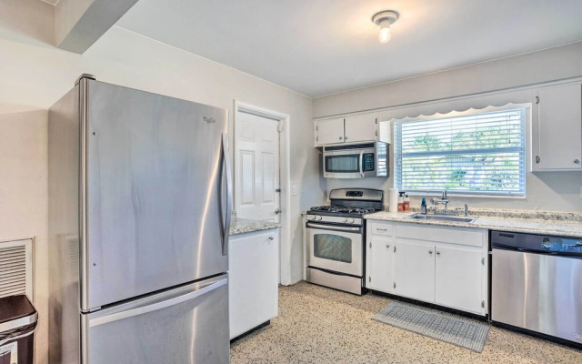 Bright Boynton Beach Getaway w/ Patio!