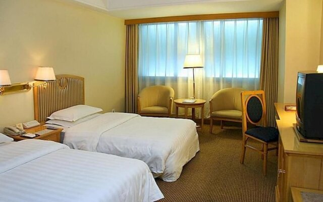 Maxcourt Hotel