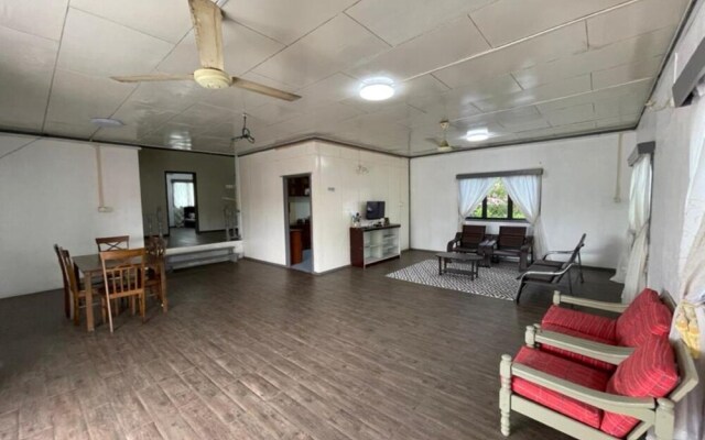 Anique Hoemstay by Oyo Rooms