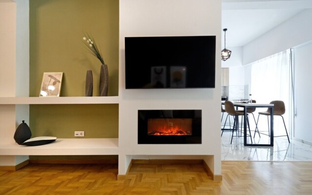 Elegant Big Apartment in Athens With Balcony