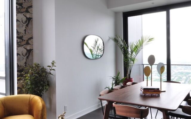 Tour des Canadiens Penthouse by Hometrotting