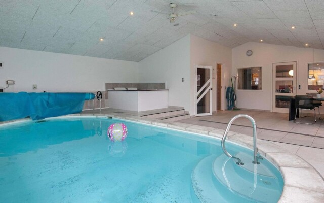 15 Person Holiday Home in Hals-by Traum