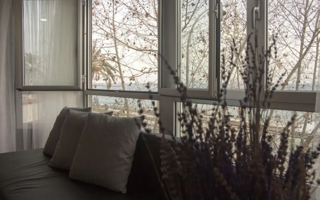 BBarcelona Mediterranean Beachfront Apartment