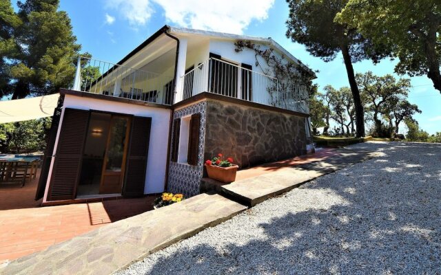 Belvilla by OYO Villa Alexa