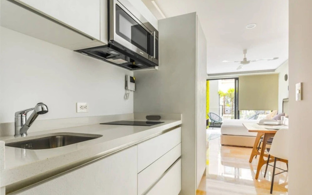 Amazing Studio, Steps to Beach, AC, Best Location