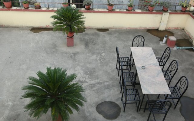 Hotel Holy Temple Tree & Chautari Cafe