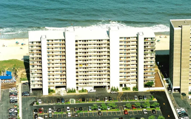Marigot Beach 407 1 Bedroom Condo by RedAwning