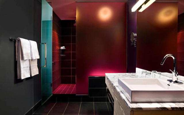 W Minneapolis - The Foshay