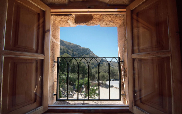 Petit Hotel Hostatgeria La Victoria