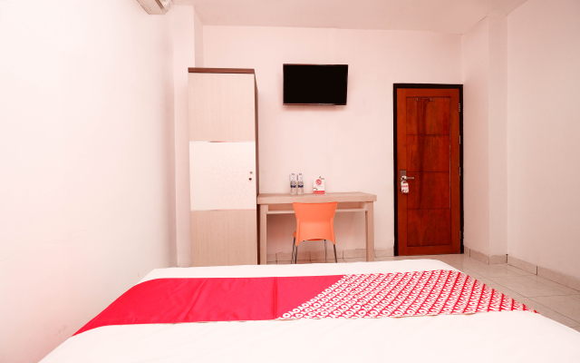 OYO 1251 Residence 8