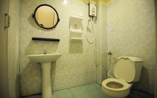 Phi Phi Bucket Hostel