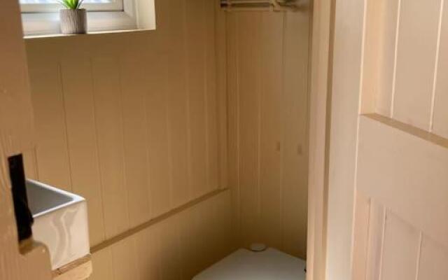 Neddys Rest Luxury Horsebox Stay