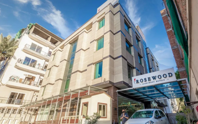 Emblem Hotel Sector 14 Gurgaon