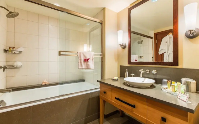 Hale Papakea Ko Olina Beachfront Villa w/ Views