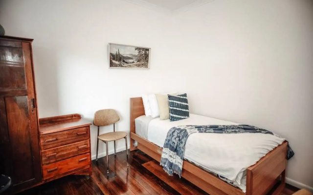 Craypot Cottage – Guest Rooms – Port Campbell