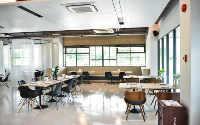 9D Sport Hotel (SHA Extra Plus)
